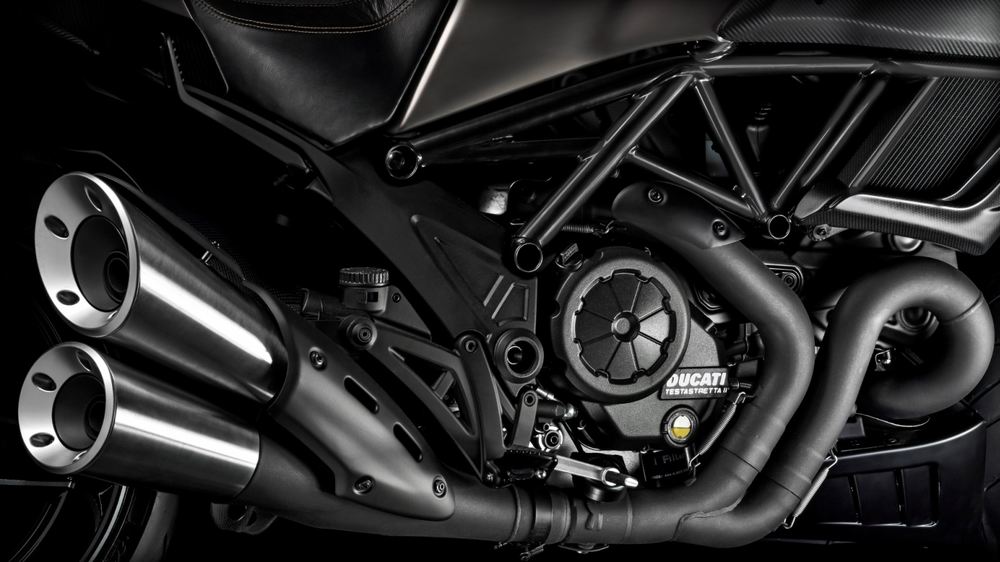 2015-ducati-diavel-titanium-marries-darkness-to-elegance-photo-gallery_6.jpg.42e7147e80438eb03e547df64f138de0.jpg