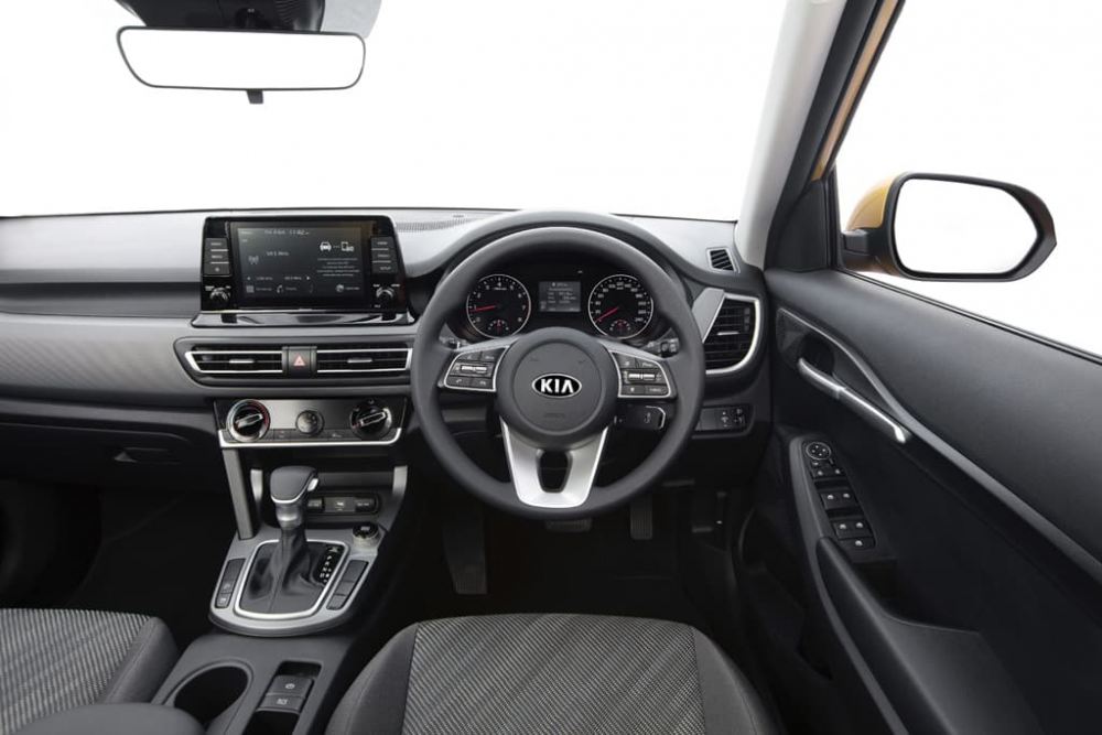 kia-seltos-s-with-safety-fwd-2-0_interior-front.jpg.f790836af73c00346c231715df8eccb2.jpg