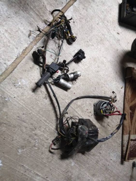 Instalacja elektryczna stara.jpg