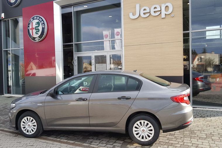 sedan.jpg.c1642d86349a6d1ce5a8138fe49070b6.jpg